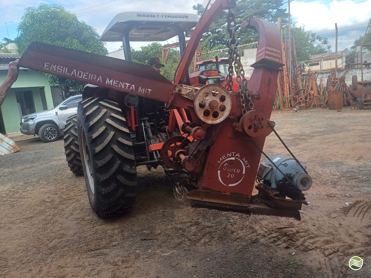 IMPLEMENTOS AGRICOLAS ENSILADEIRA ENSILADEIRA 1 LINHA Jatai Tratores JATAIZINHO PARANÁ PR