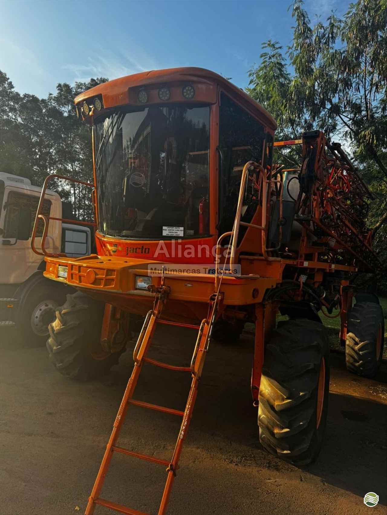 PULVERIZADOR JACTO UNIPORT 3000 CANAVIEIRO Tração 4x4 Aliança Multimarcas Tratores UBIRAJARA SÃO PAULO SP