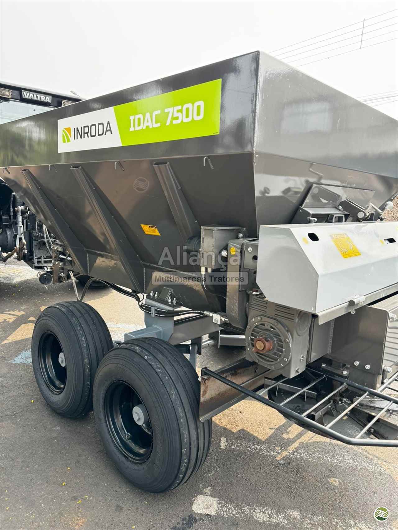 IMPLEMENTOS AGRICOLAS DISTRIBUIDOR CALCÁRIO 7500 Kg Aliança Multimarcas Tratores UBIRAJARA SÃO PAULO SP