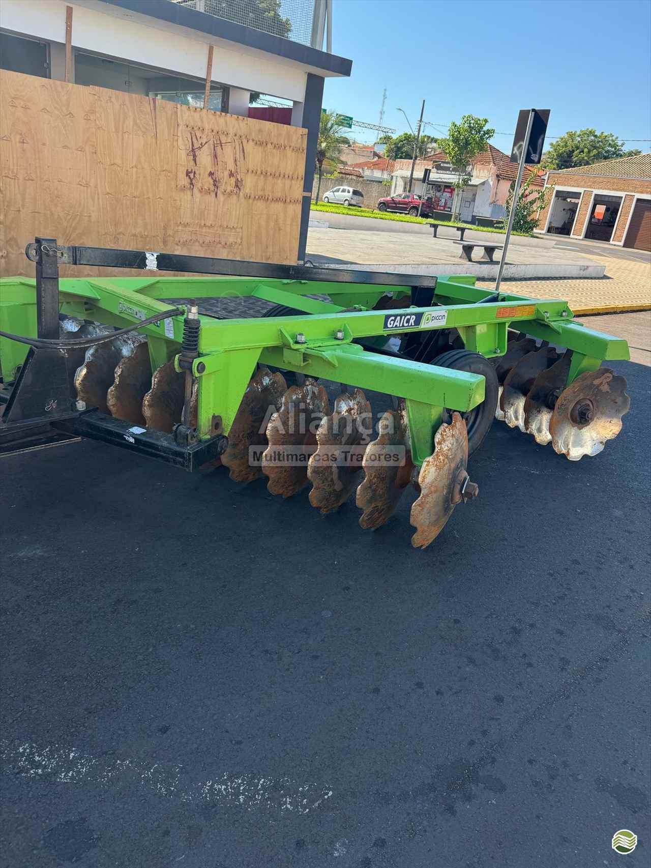 IMPLEMENTOS AGRICOLAS GRADE ARADORA ARADORA 24 DISCOS Aliança Multimarcas Tratores UBIRAJARA SÃO PAULO SP