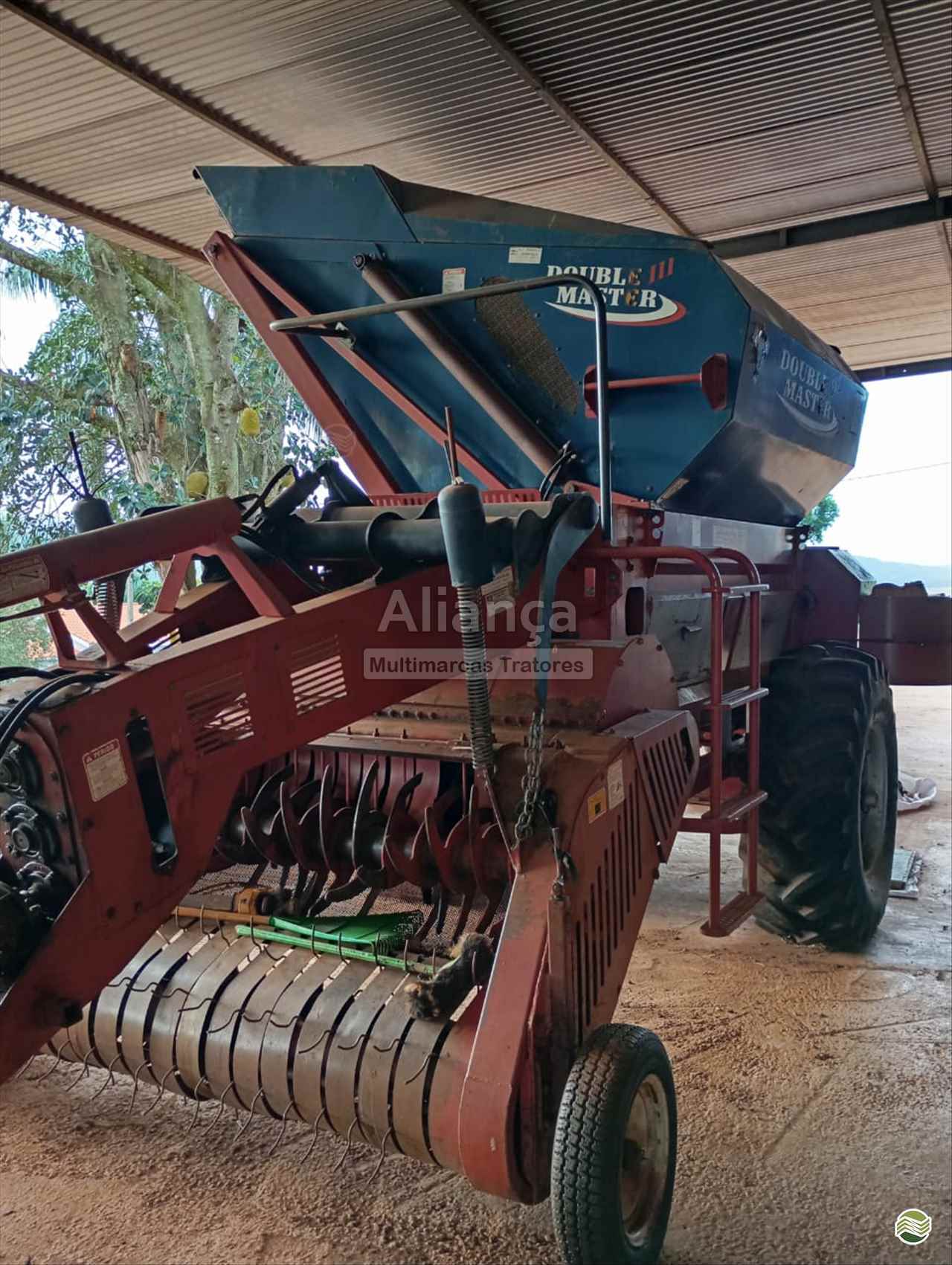 IMPLEMENTOS AGRICOLAS ENLEIRADOR ENLEIRADOR E ESPALHADOR Aliança Multimarcas Tratores UBIRAJARA SÃO PAULO SP