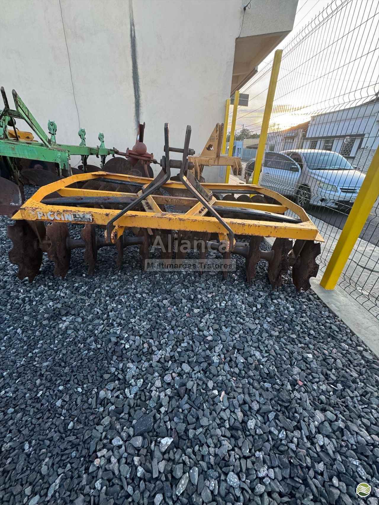 IMPLEMENTOS AGRICOLAS GRADE NIVELADORA NIVELADORA 24 DISCOS Aliança Multimarcas Tratores UBIRAJARA SÃO PAULO SP