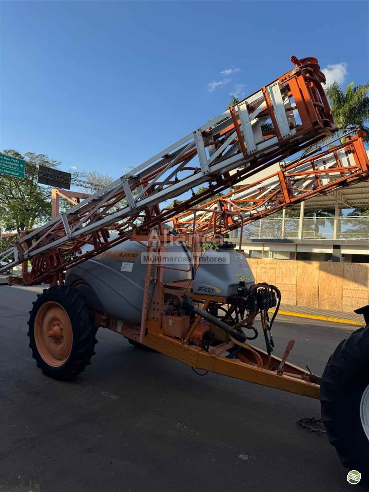 PULVERIZADOR JACTO ADVANCE 3000 AM24 Arrasto Aliança Multimarcas Tratores UBIRAJARA SÃO PAULO SP
