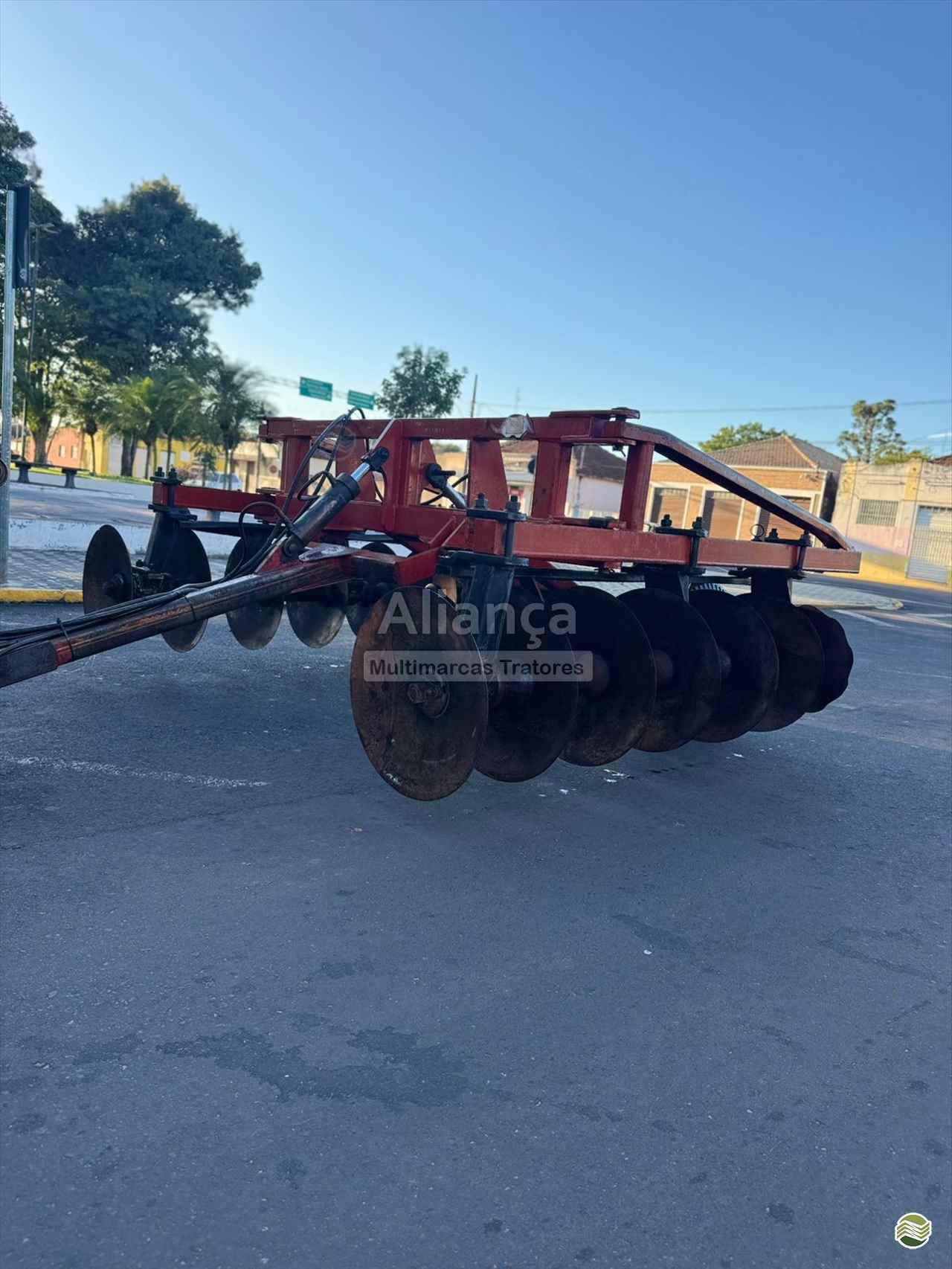 IMPLEMENTOS AGRICOLAS TERRACEADOR 14 DISCOS Aliança Multimarcas Tratores UBIRAJARA SÃO PAULO SP