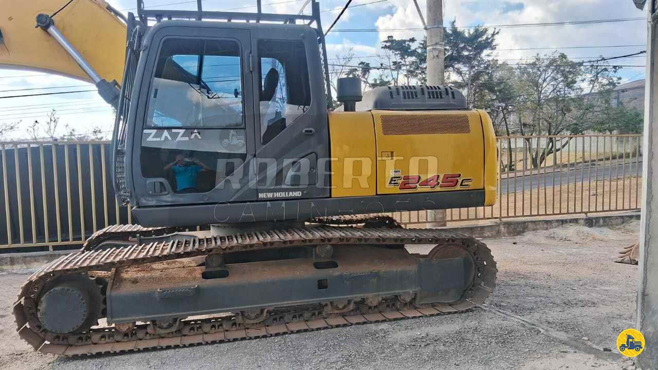 ESCAVADEIRA NEW HOLLAND E245C EVO Roberto Caminhões e Máquinas CONTAGEM MINAS GERAIS MG