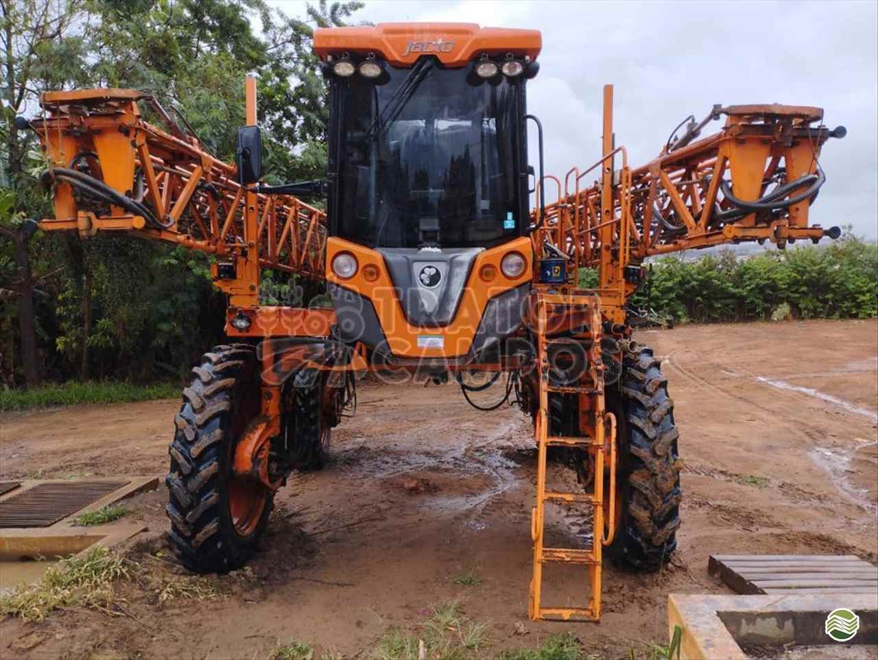 PULVERIZADOR JACTO UNIPORT 3030 Tração 4x4 Trator Campos GUAPO GOIAS GO