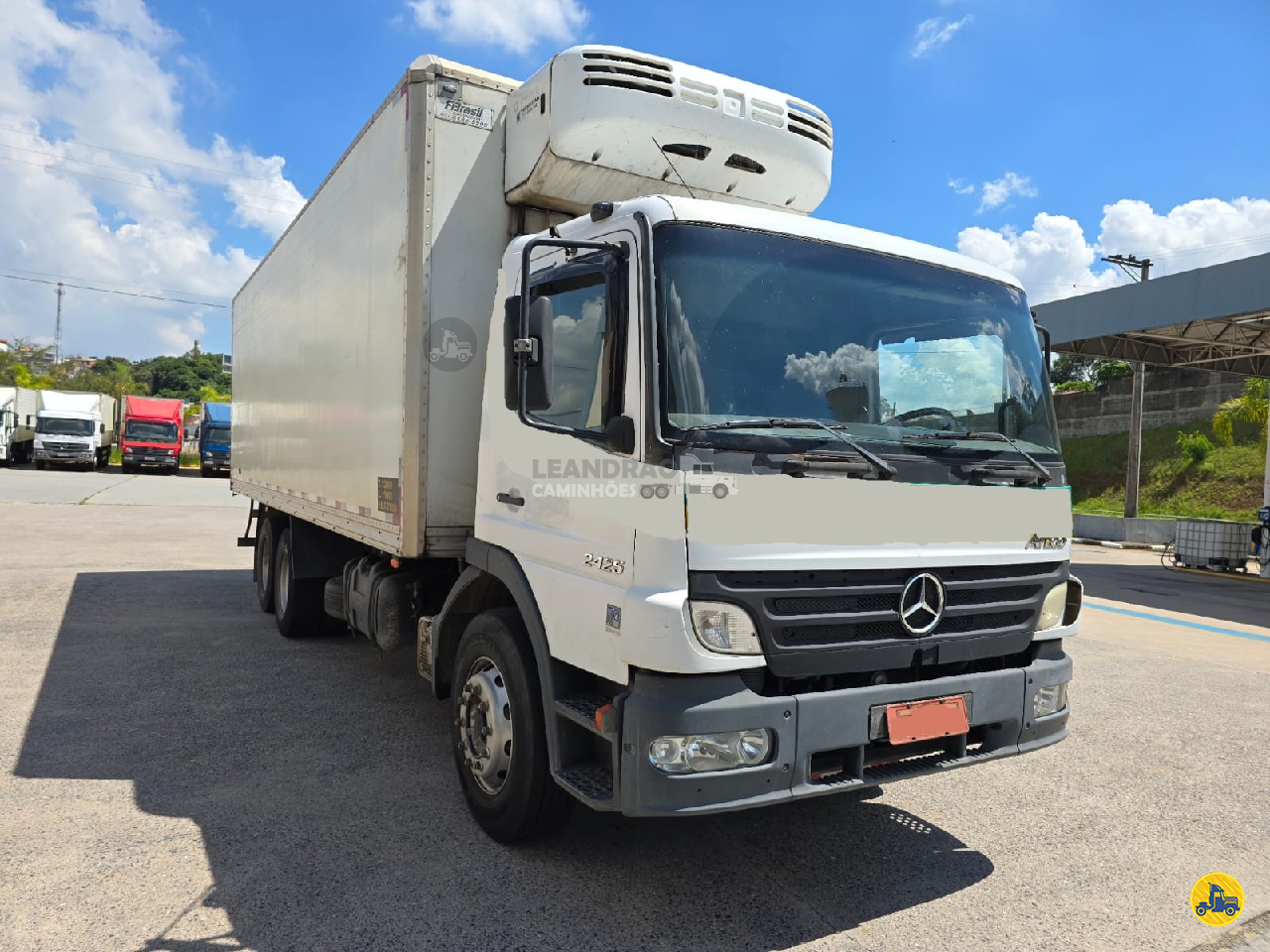 CAMINHAO MERCEDES-BENZ MB 2425 Baú Frigorífico Truck 6x2 Leandrão Caminhões JUNDIAI SÃO PAULO SP