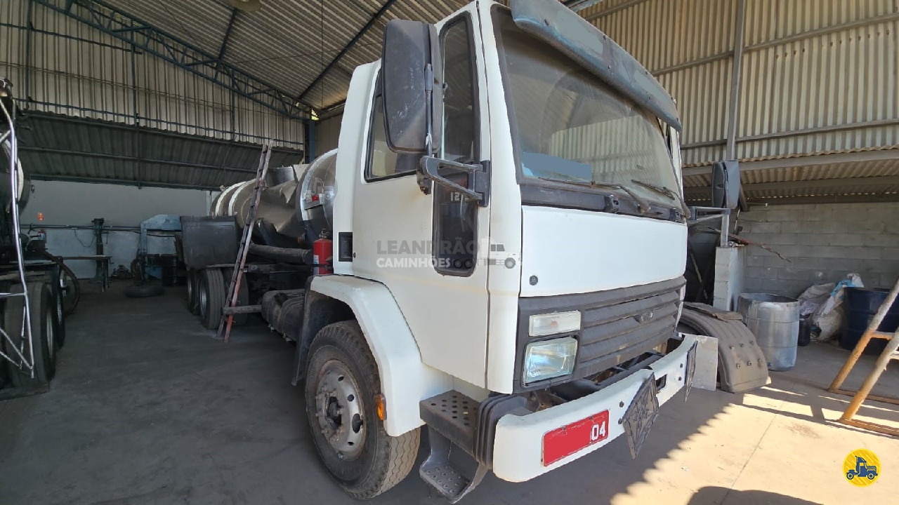 CAMINHAO FORD CARGO 1215 Chassis Truck 6x2 Leandrão Caminhões JUNDIAI SÃO PAULO SP