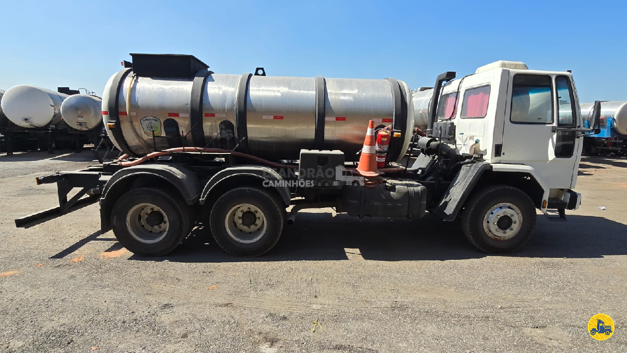 CAMINHAO FORD CARGO 1215 Chassis Truck 6x2 Leandrão Caminhões JUNDIAI SÃO PAULO SP