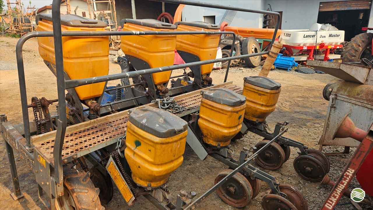 PLANTADEIRA VALTRA COMPACT BP 302 Makes - São Miguel SAO MIGUEL ARCANJO SÃO PAULO SP