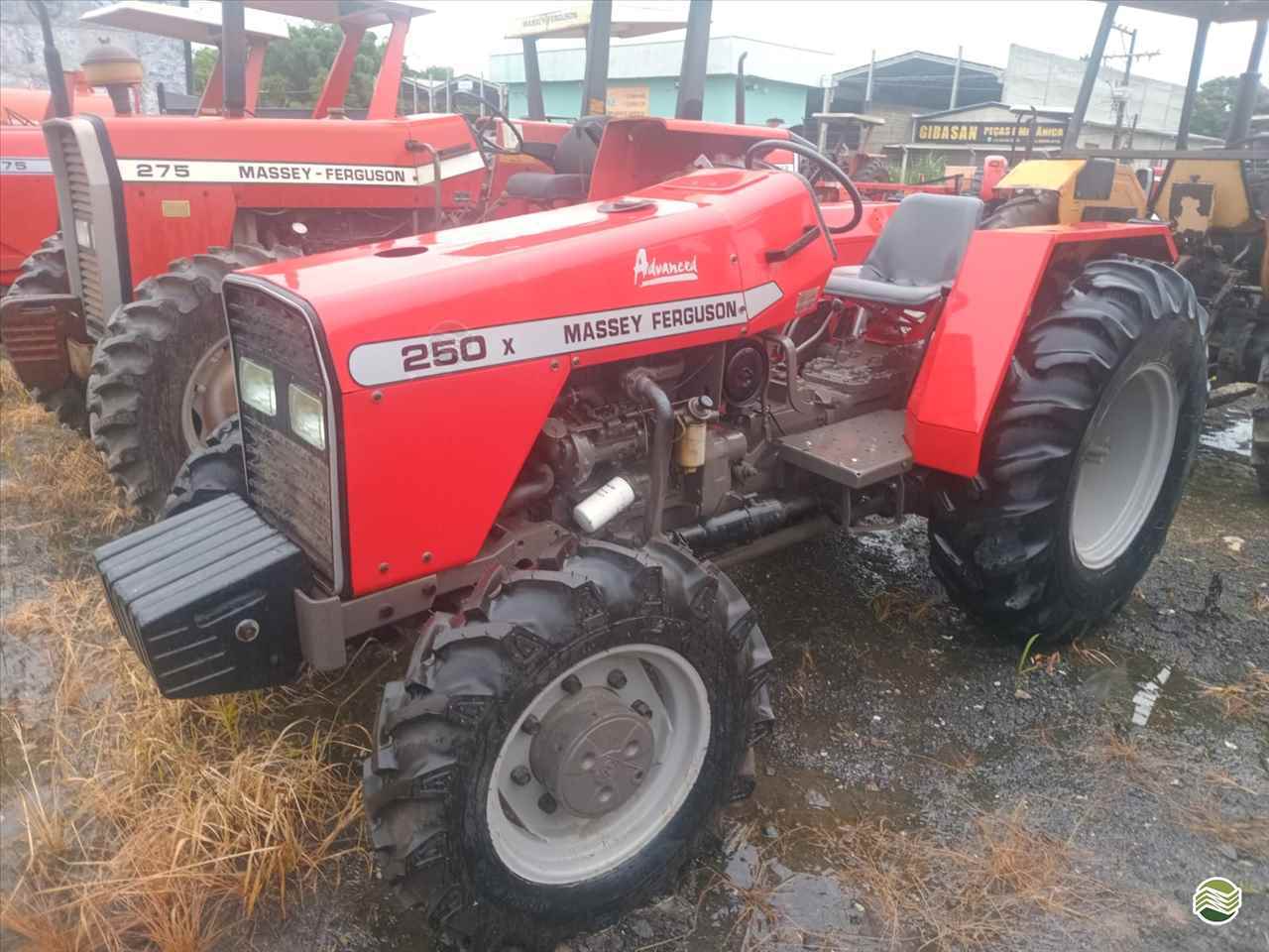 TRATOR MASSEY FERGUSON MF 250 Tração 4x4 Makes - São Miguel SAO MIGUEL ARCANJO SÃO PAULO SP