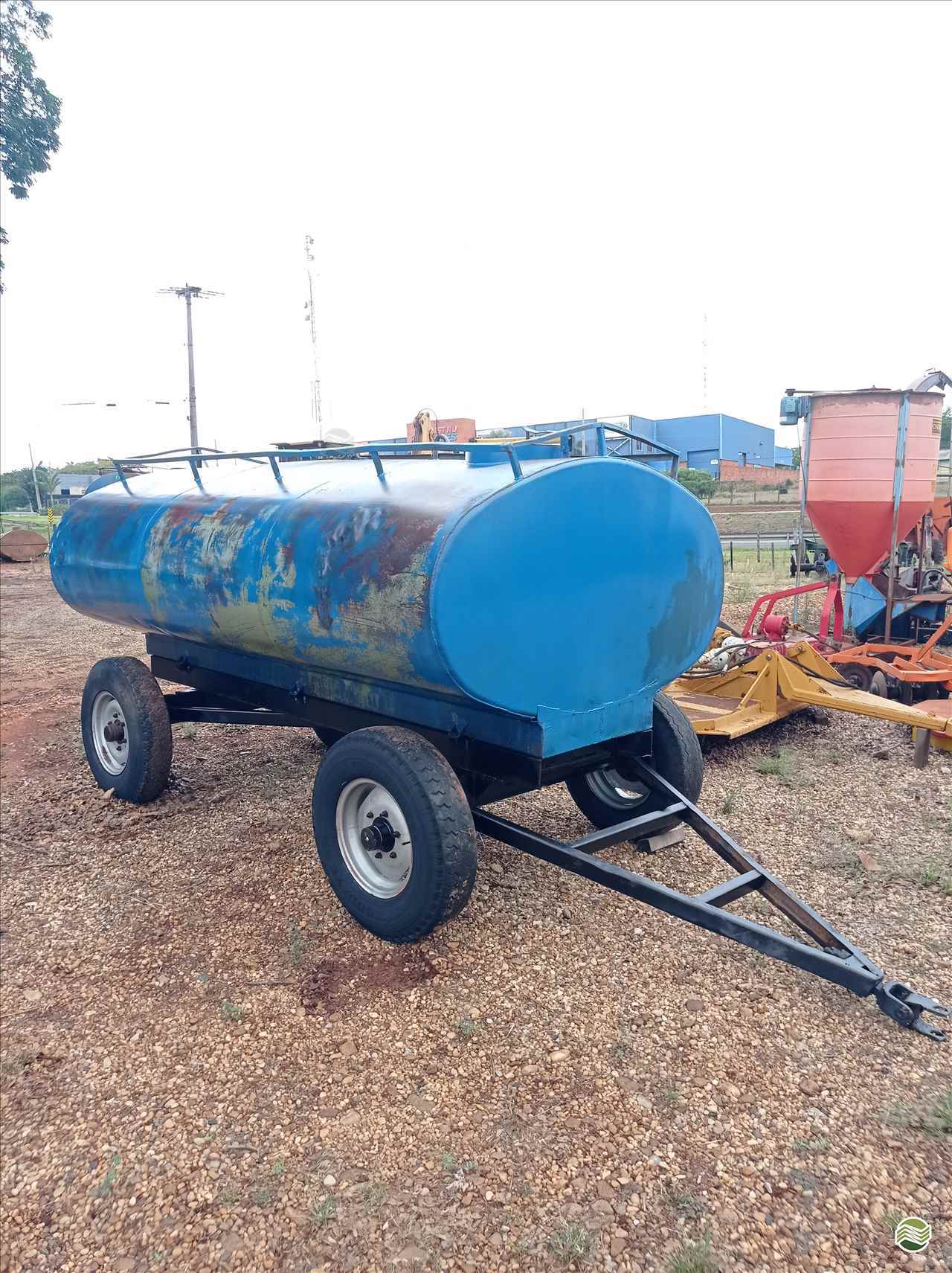 IMPLEMENTOS AGRICOLAS CARRETA TANQUE TANQUE 4000 LITROS Souza Neto Tratores e Implementos SAO MANUEL SÃO PAULO SP