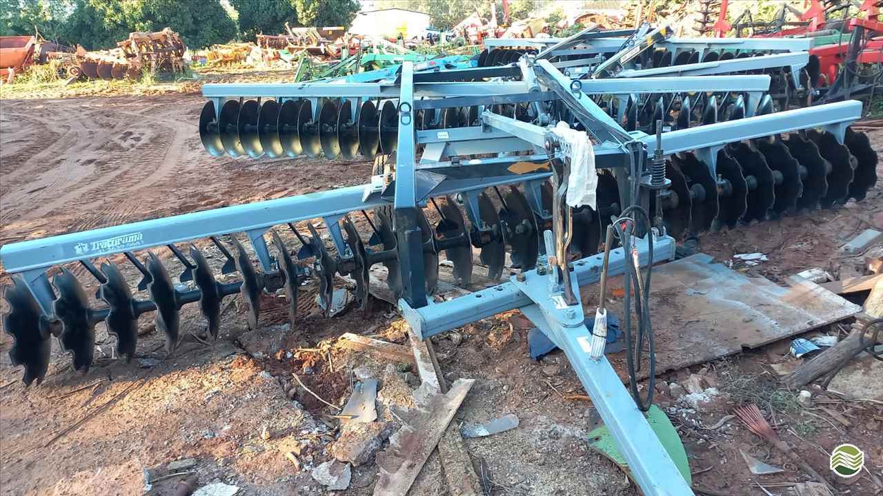 IMPLEMENTOS AGRICOLAS GRADE NIVELADORA NIVELADORA 52 DISCOS Tratorama Máquinas e Implementos UMUARAMA PARANÁ PR