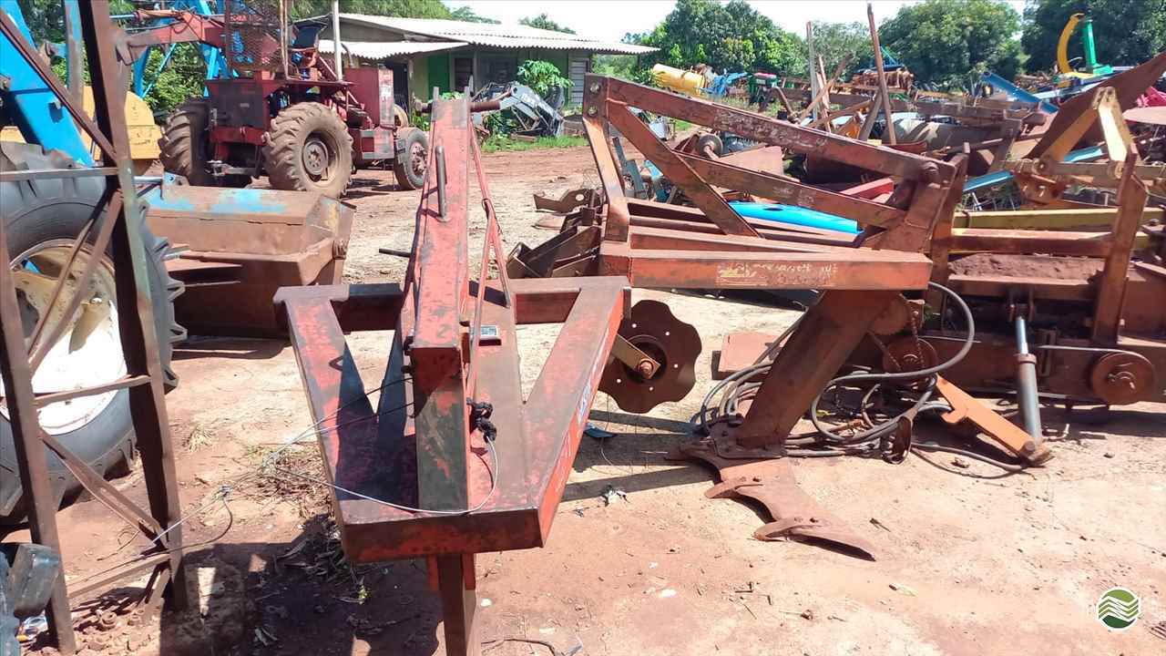 EQUIPAMENTOS MANDIOCA AFOFADOR DE MANDIOCA Tratorama Máquinas e Implementos UMUARAMA PARANÁ PR