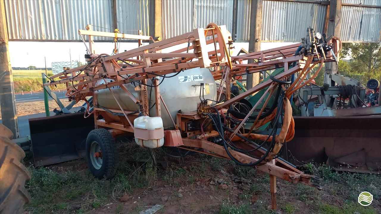 PULVERIZADOR JACTO COLUMBIA AD18 Arrasto Tratorama Máquinas e Implementos UMUARAMA PARANÁ PR