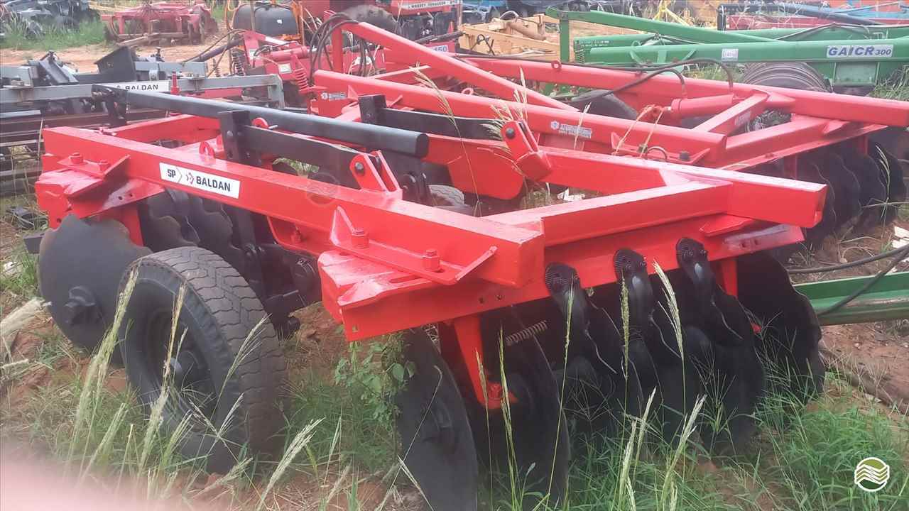 IMPLEMENTOS AGRICOLAS GRADE ARADORA ARADORA 12 DISCOS Tratorama Máquinas e Implementos UMUARAMA PARANÁ PR
