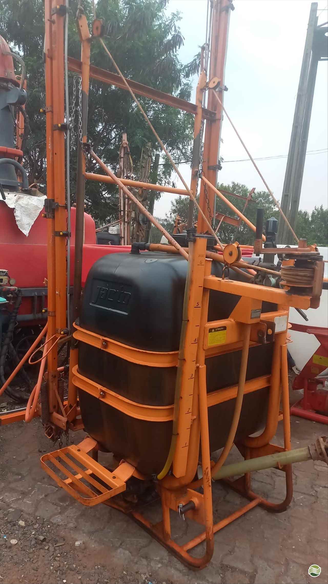 PULVERIZADOR JACTO CONDOR 600 M12 Acoplado Hidráulico Tratorama Máquinas e Implementos UMUARAMA PARANÁ PR