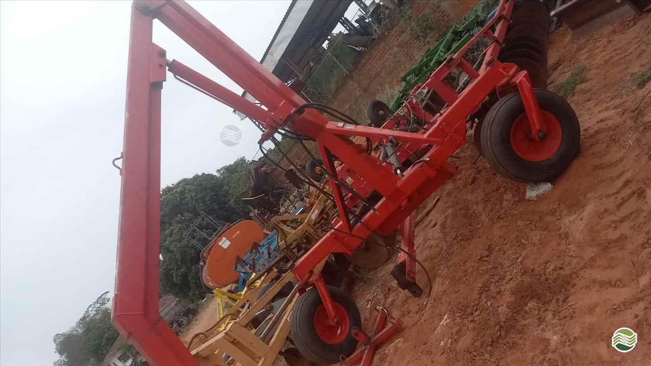 IMPLEMENTOS AGRICOLAS GUINCHO BIG BAG GUINCHO 2000 Kg Tratorama Máquinas e Implementos UMUARAMA PARANÁ PR