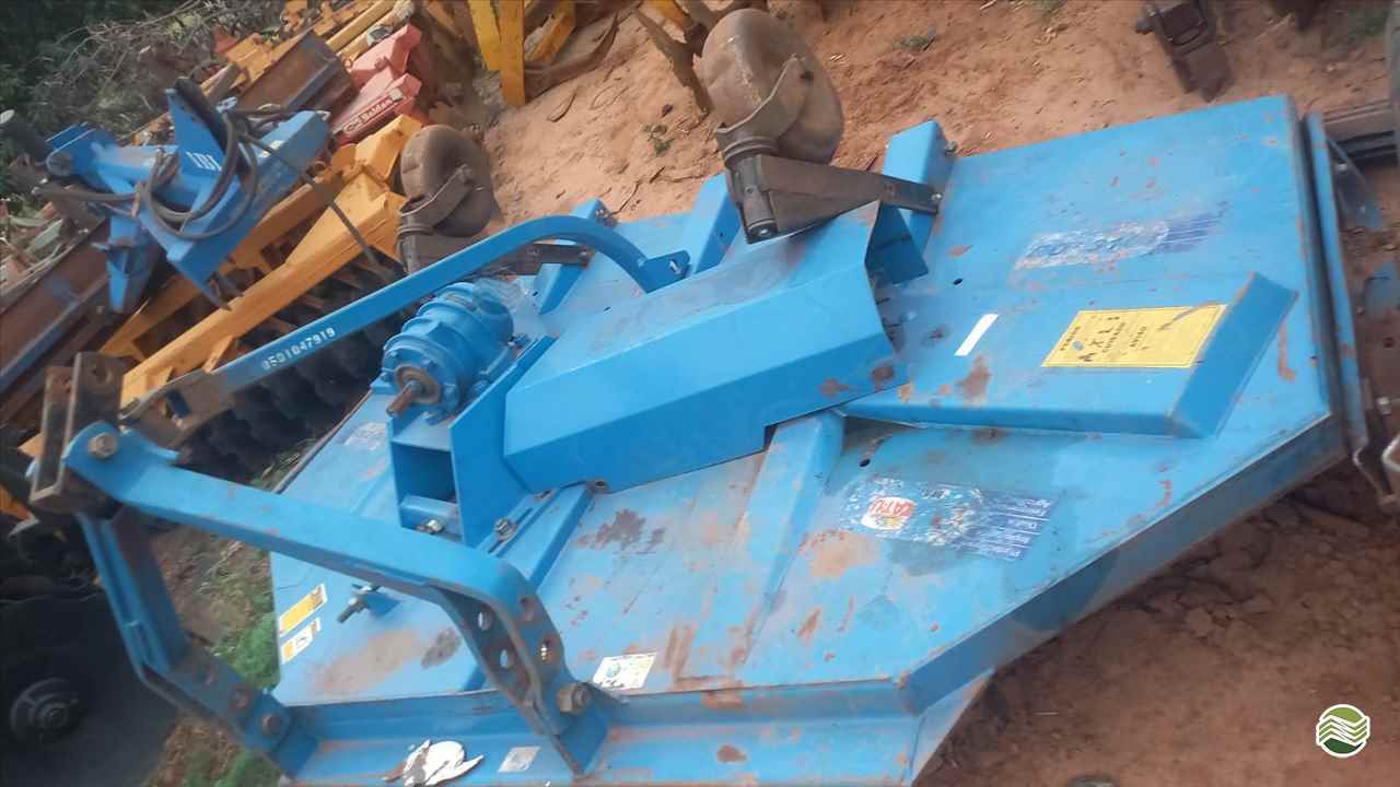 IMPLEMENTOS AGRICOLAS ROCADEIRA ROCADEIRA HIDRÁULICA DUPLA Tratorama Máquinas e Implementos UMUARAMA PARANÁ PR