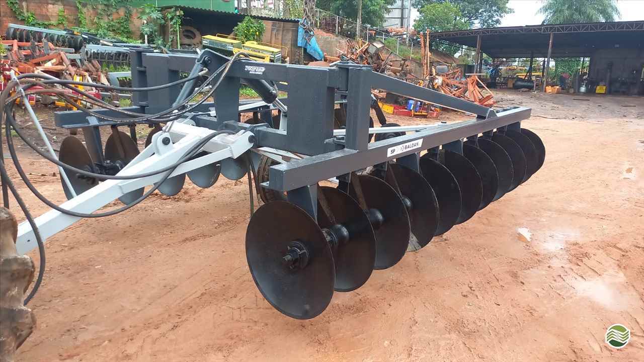 IMPLEMENTOS AGRICOLAS TERRACEADOR 22 DISCOS Tratorama Máquinas e Implementos UMUARAMA PARANÁ PR