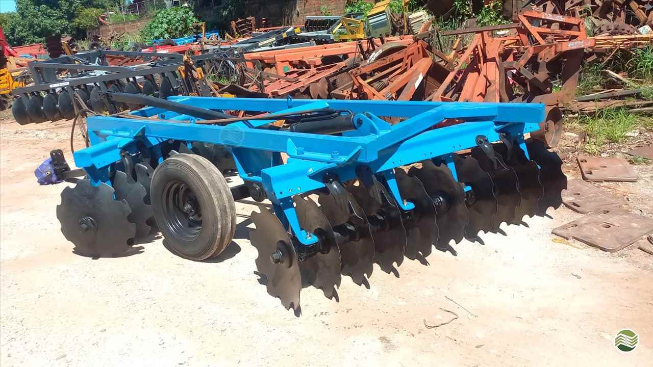 IMPLEMENTOS AGRICOLAS GRADE ARADORA ARADORA 18 DISCOS Tratorama Máquinas e Implementos UMUARAMA PARANÁ PR