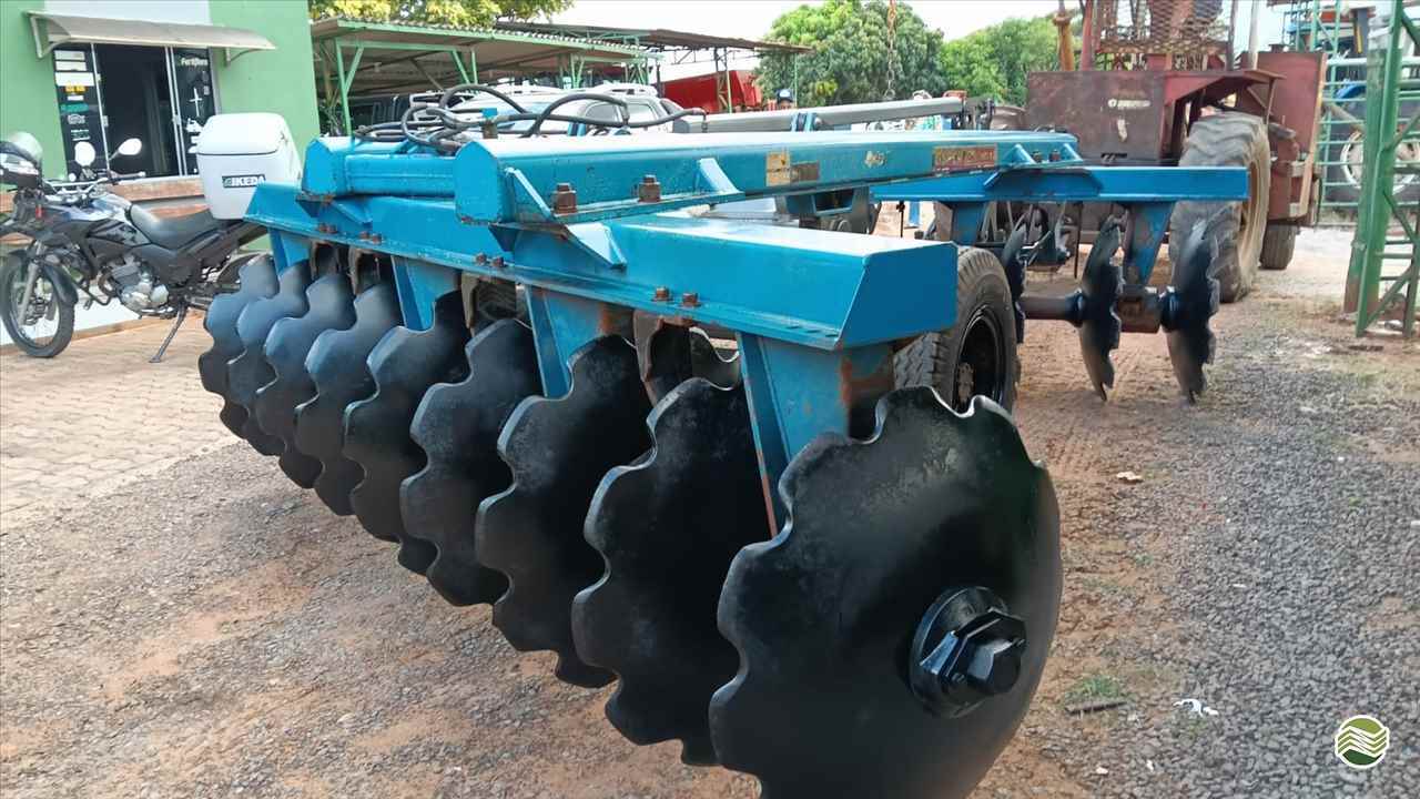 IMPLEMENTOS AGRICOLAS GRADE ARADORA ARADORA 18 DISCOS Tratorama Máquinas e Implementos UMUARAMA PARANÁ PR