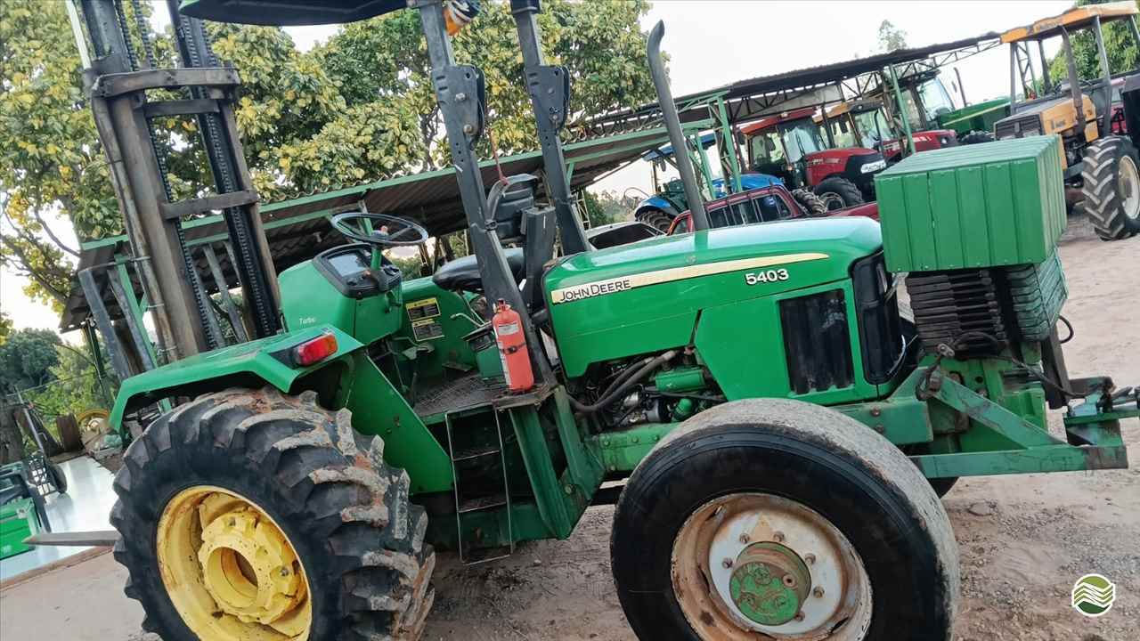 TRATOR JOHN DEERE JOHN DEERE 5403 Tração 4x4 Tratorama Máquinas e Implementos UMUARAMA PARANÁ PR