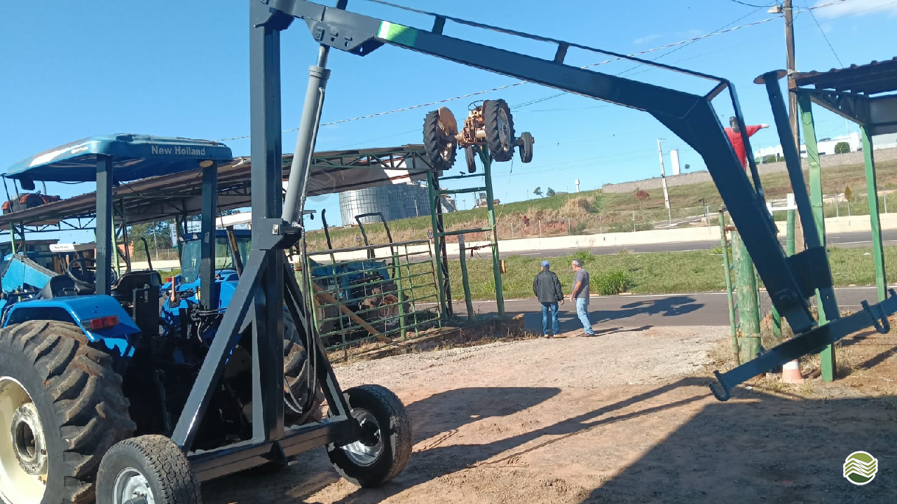 IMPLEMENTOS AGRICOLAS GUINCHO BIG BAG GUINCHO 1500 Kg Tratorama Máquinas e Implementos UMUARAMA PARANÁ PR