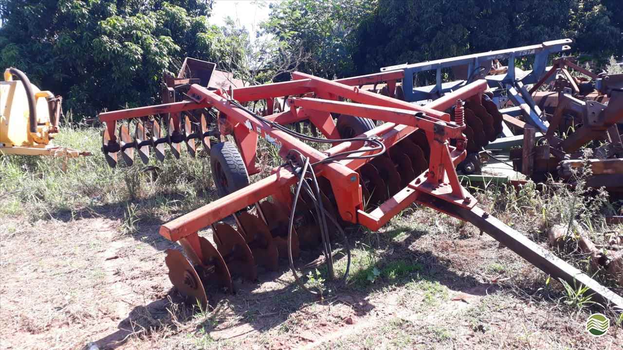 IMPLEMENTOS AGRICOLAS GRADE NIVELADORA NIVELADORA 42 DISCOS Tratorama Máquinas e Implementos UMUARAMA PARANÁ PR