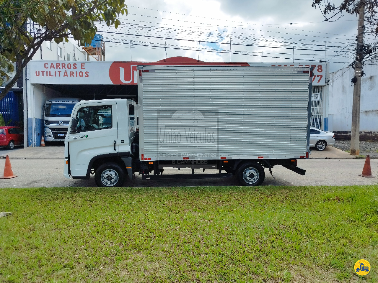 CAMINHAO VOLKSWAGEN DELIVERY EXPRESS Baú Furgão 3/4 4x2 União Veículos SOROCABA SÃO PAULO SP