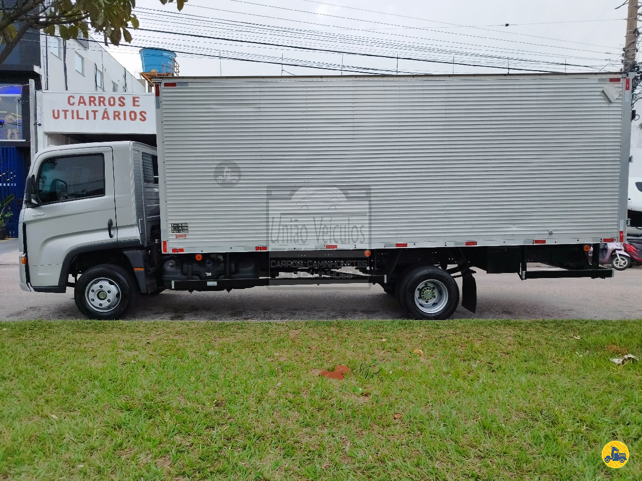 CAMINHAO VOLKSWAGEN VW 11180 Baú Furgão 3/4 4x2 União Veículos SOROCABA SÃO PAULO SP