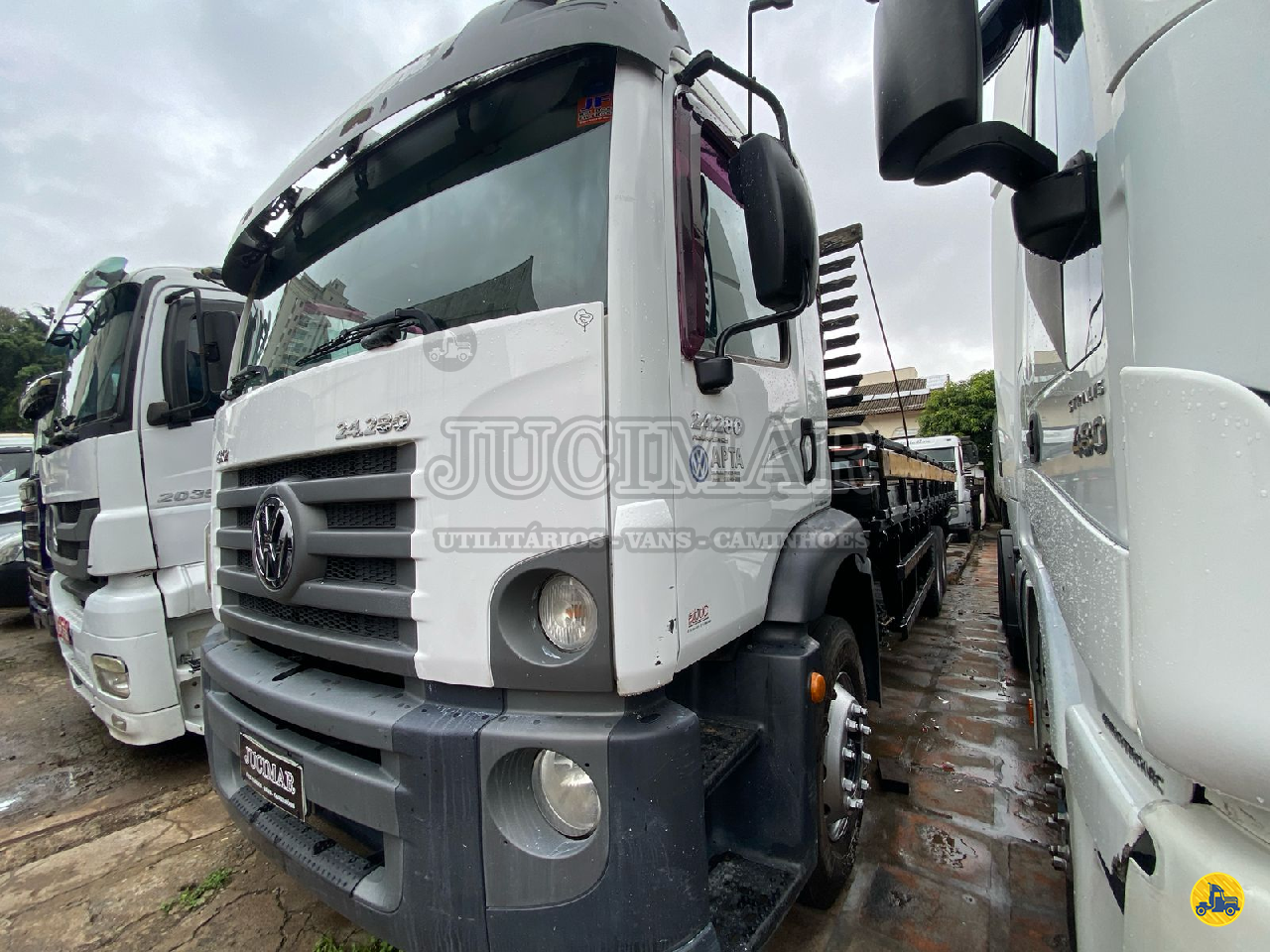 CAMINHAO VOLKSWAGEN VW 24280 Carga Seca Truck 6x2 Jucimar Utilitários e Caminhões SAO BERNARDO DO CAMPO SÃO PAULO SP