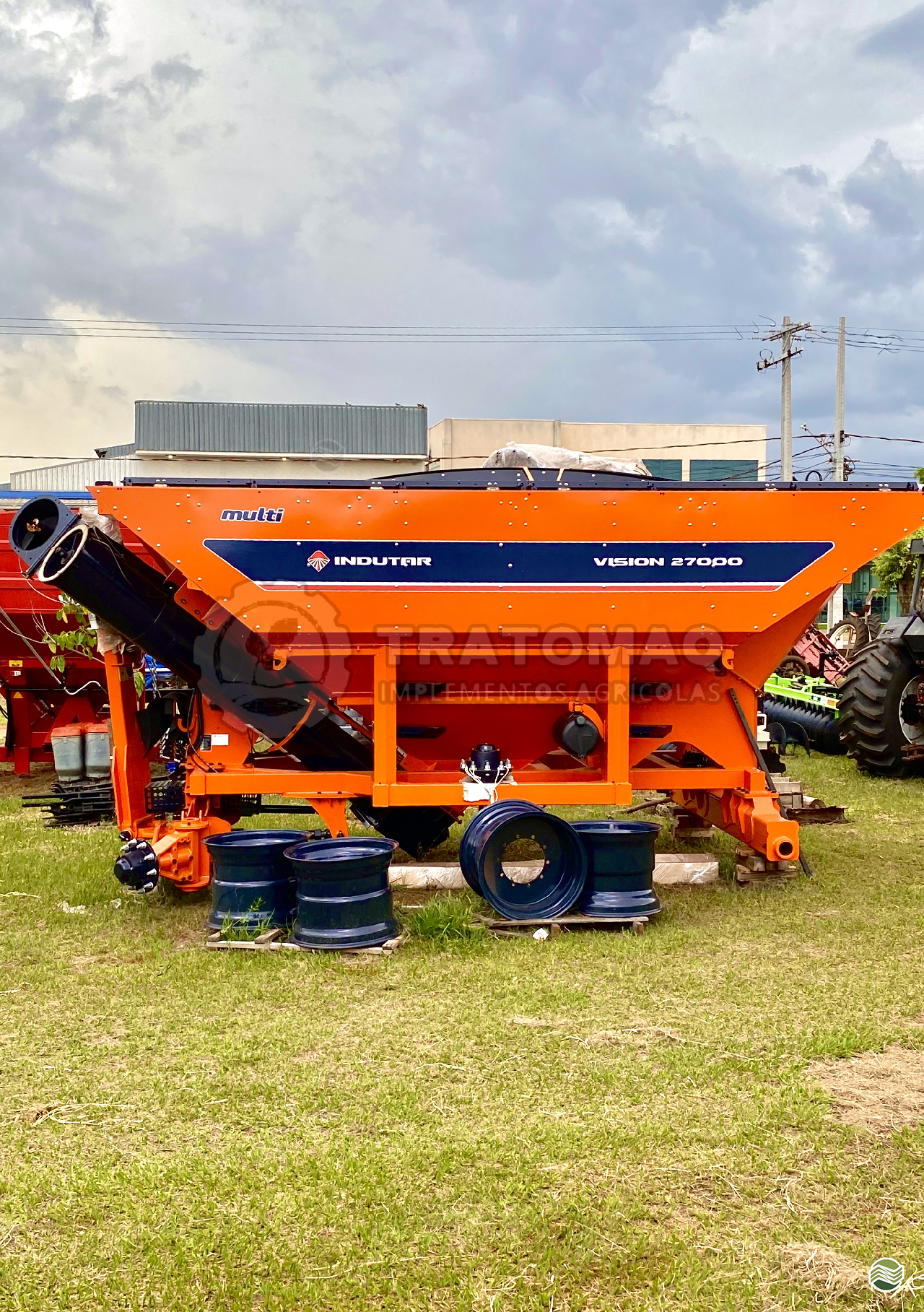 IMPLEMENTOS AGRICOLAS CARRETA BAZUKA GRANELEIRA 27000 Tratomaq Implementos Agrícolas NOVA ANDRADINA MATO GROSSO DO SUL MS