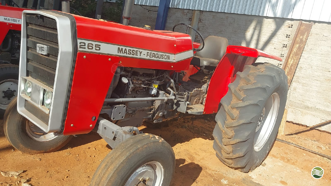 MF 265 de Mariel Tratores