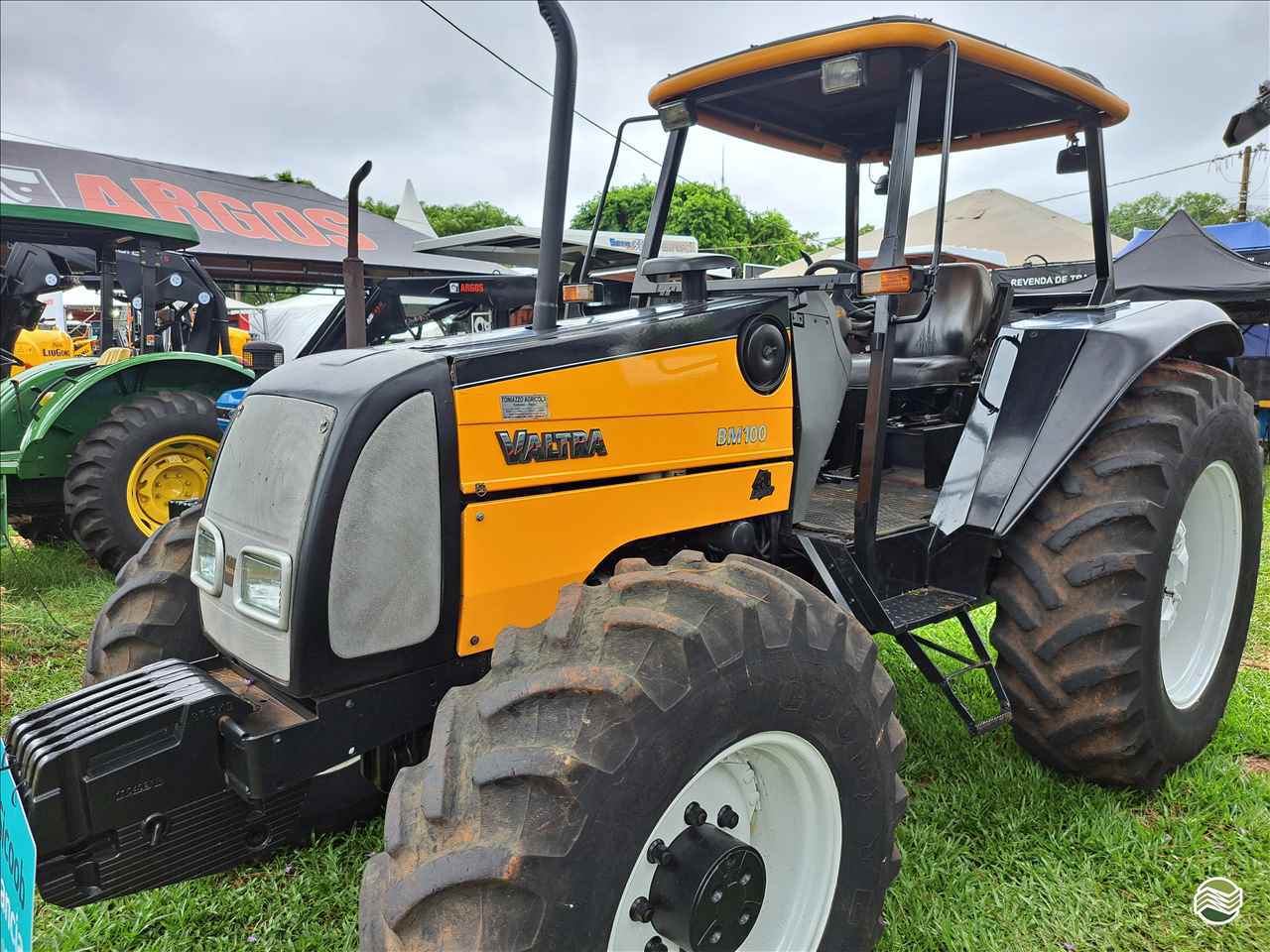 TRATOR VALTRA VALTRA BM 100 Tração 4x4 Leobett Tratores CAMPINA DAS MISSOES RIO GRANDE DO SUL RS