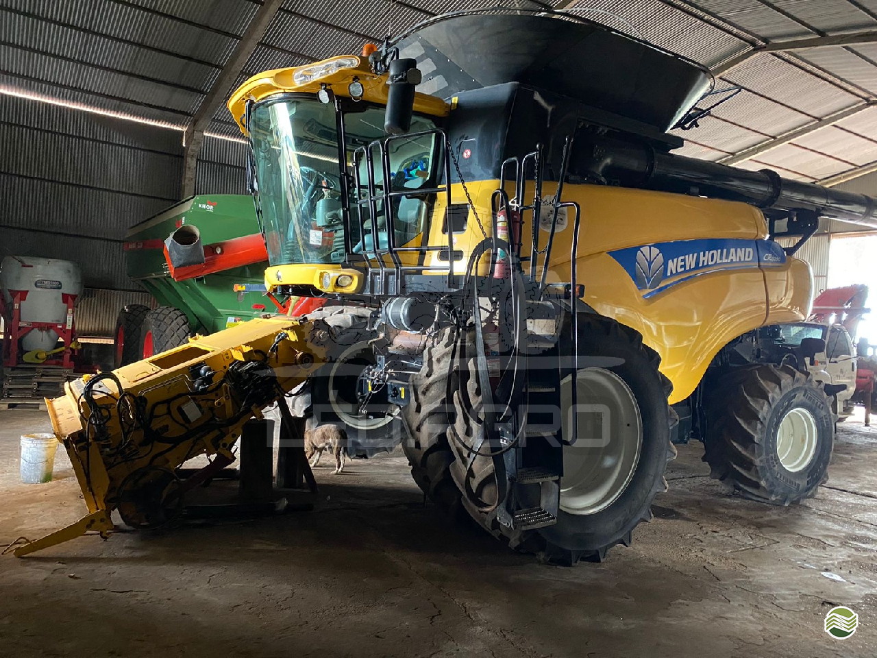 COLHEITADEIRA NEW HOLLAND CR 8090 Léo.Agro CAMBE PARANÁ PR