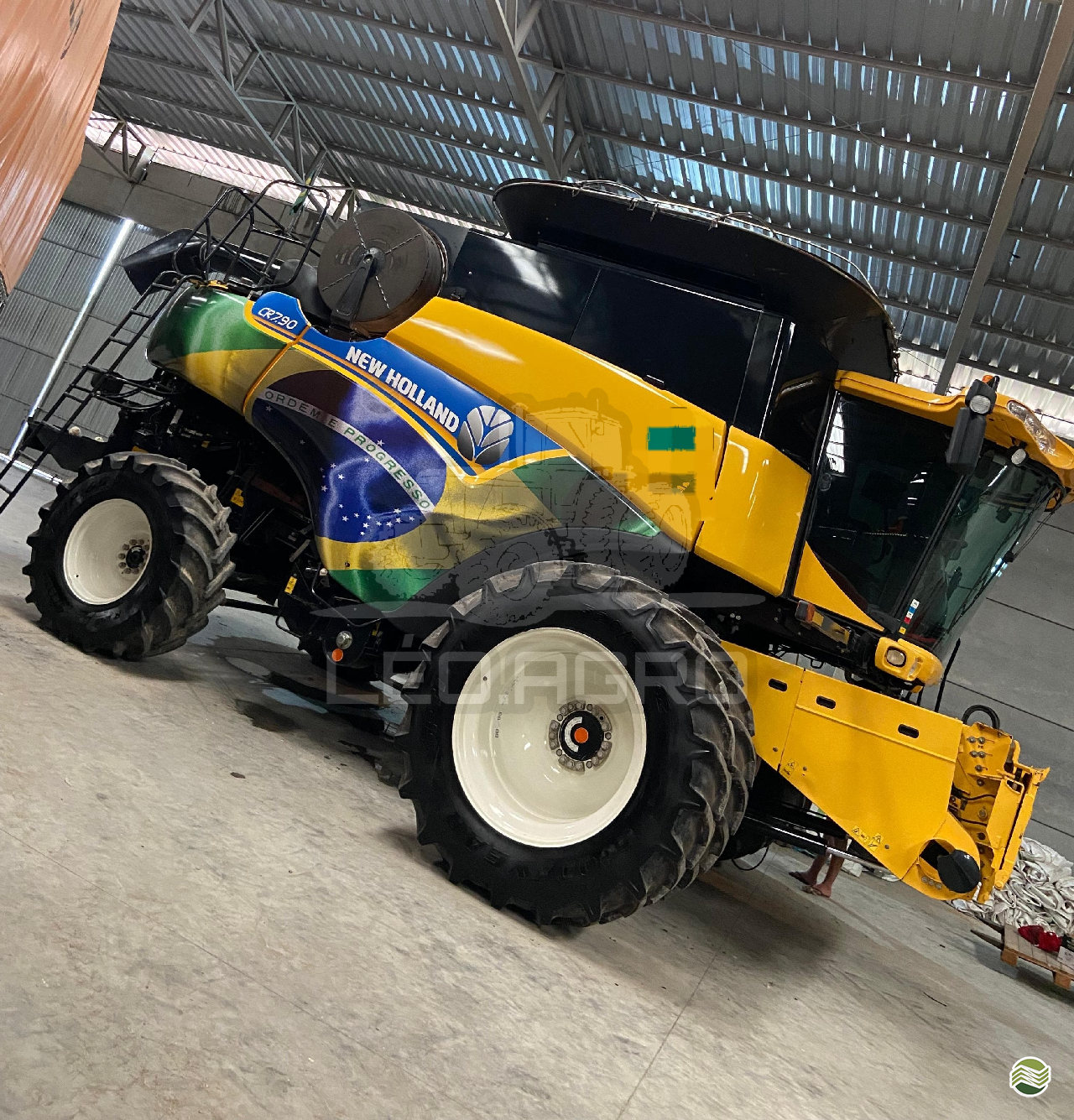 COLHEITADEIRA NEW HOLLAND CR 7.90 Léo.Agro CAMBE PARANÁ PR