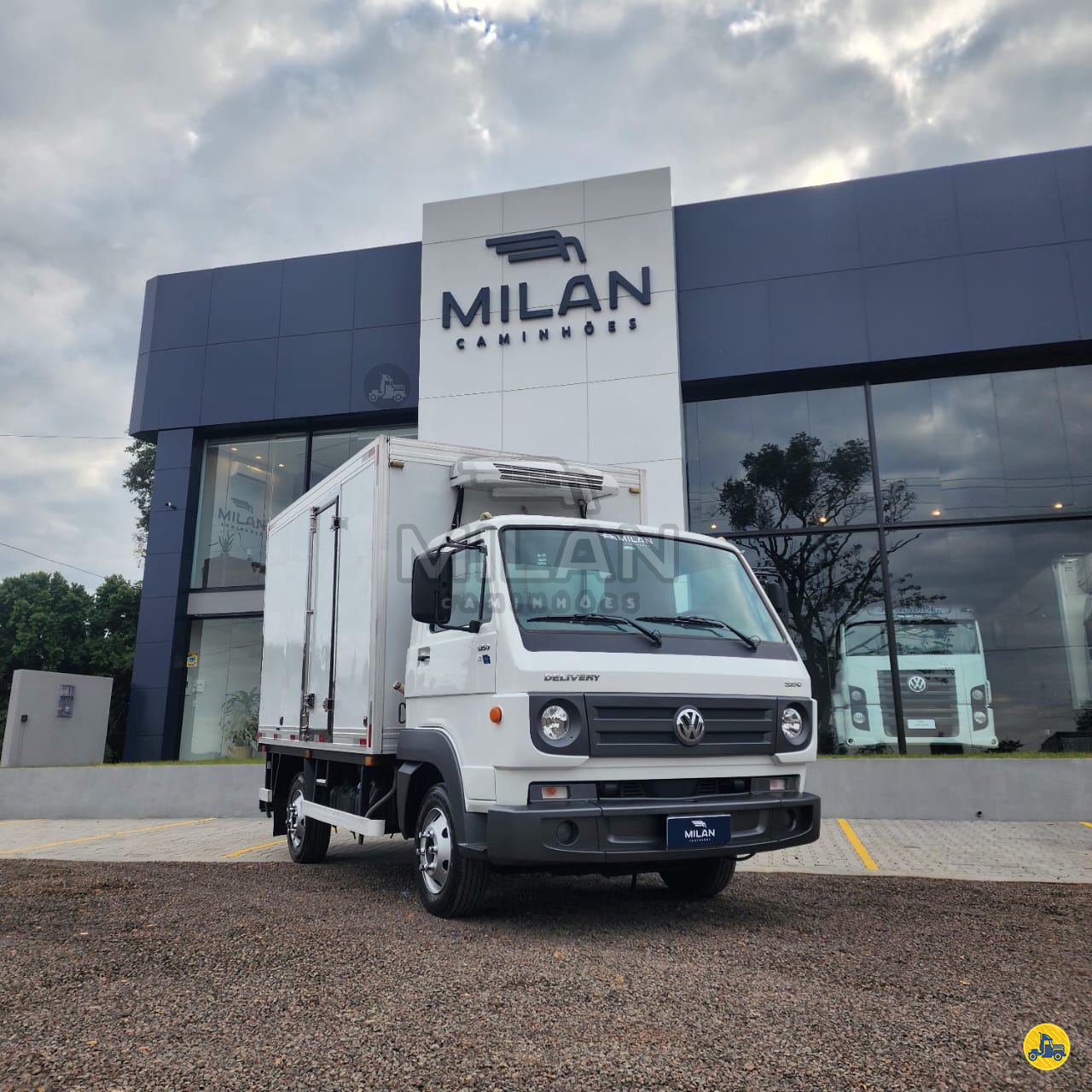 CAMINHAO VOLKSWAGEN VW 5150 Baú Térmico 3/4 4x2 Milan Caminhões SARANDI RIO GRANDE DO SUL RS