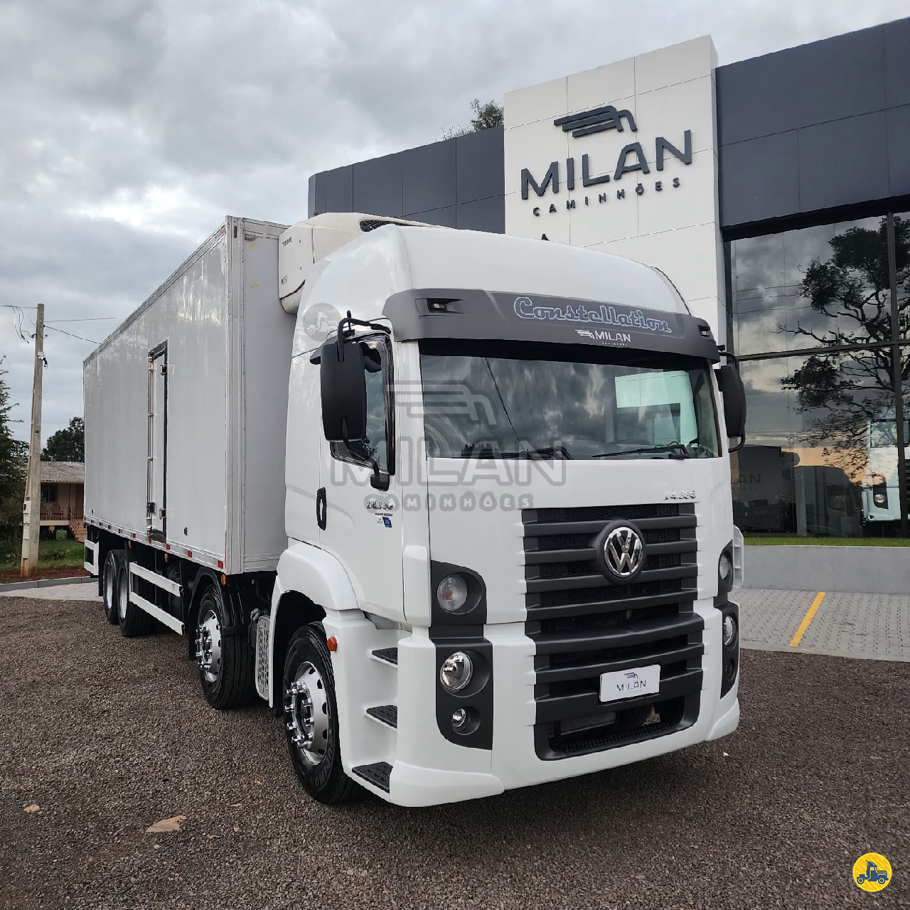 CAMINHAO VOLKSWAGEN VW 24330 Baú Térmico BiTruck 8x2 Milan Caminhões SARANDI RIO GRANDE DO SUL RS