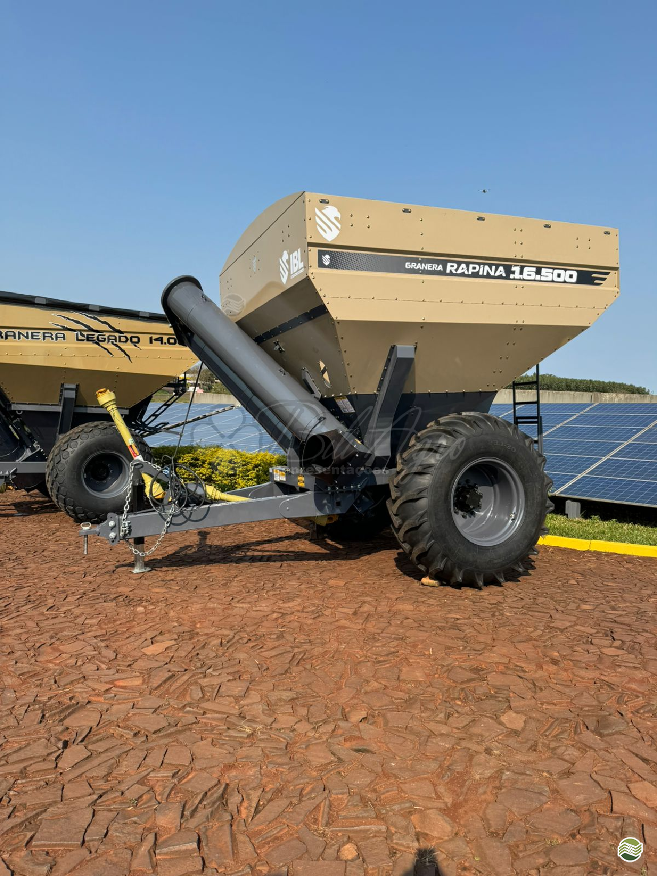 IMPLEMENTOS AGRICOLAS CARRETA BAZUKA GRANELEIRA 16500 Bili Agro IJUI RIO GRANDE DO SUL RS