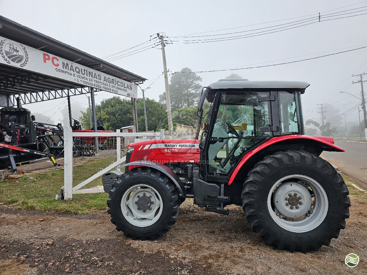 MF 4275 de PC Máquinas Agrícolas