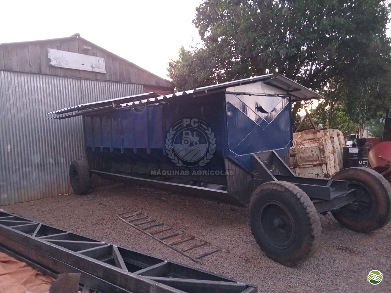 EQUIPAMENTOS PECUÁRIA SILO DE RAÇÃO PC Máquinas Agrícolas SANTIAGO RIO GRANDE DO SUL RS