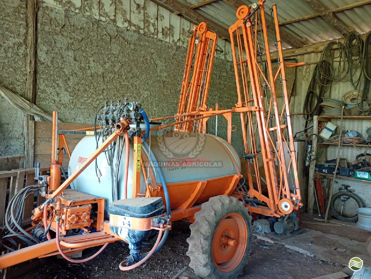 IMPLEMENTOS AGRICOLAS PULVERIZADOR 2000L PC Máquinas Agrícolas SANTIAGO RIO GRANDE DO SUL RS