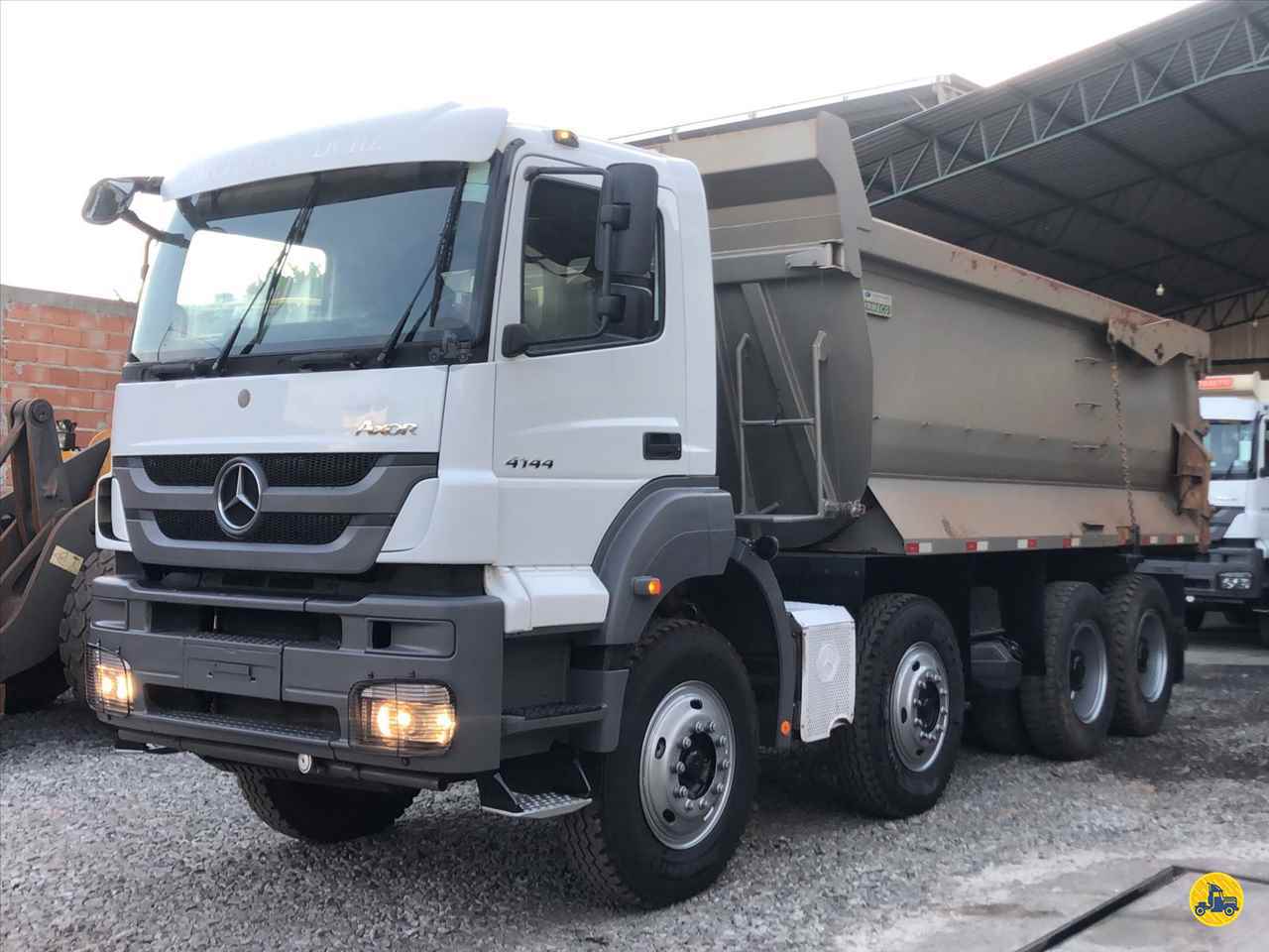 CAMINHAO MERCEDES-BENZ MB 4141 Caçamba Basculante BiTruck 8x4 Caminhões Certos CONTAGEM MINAS GERAIS MG