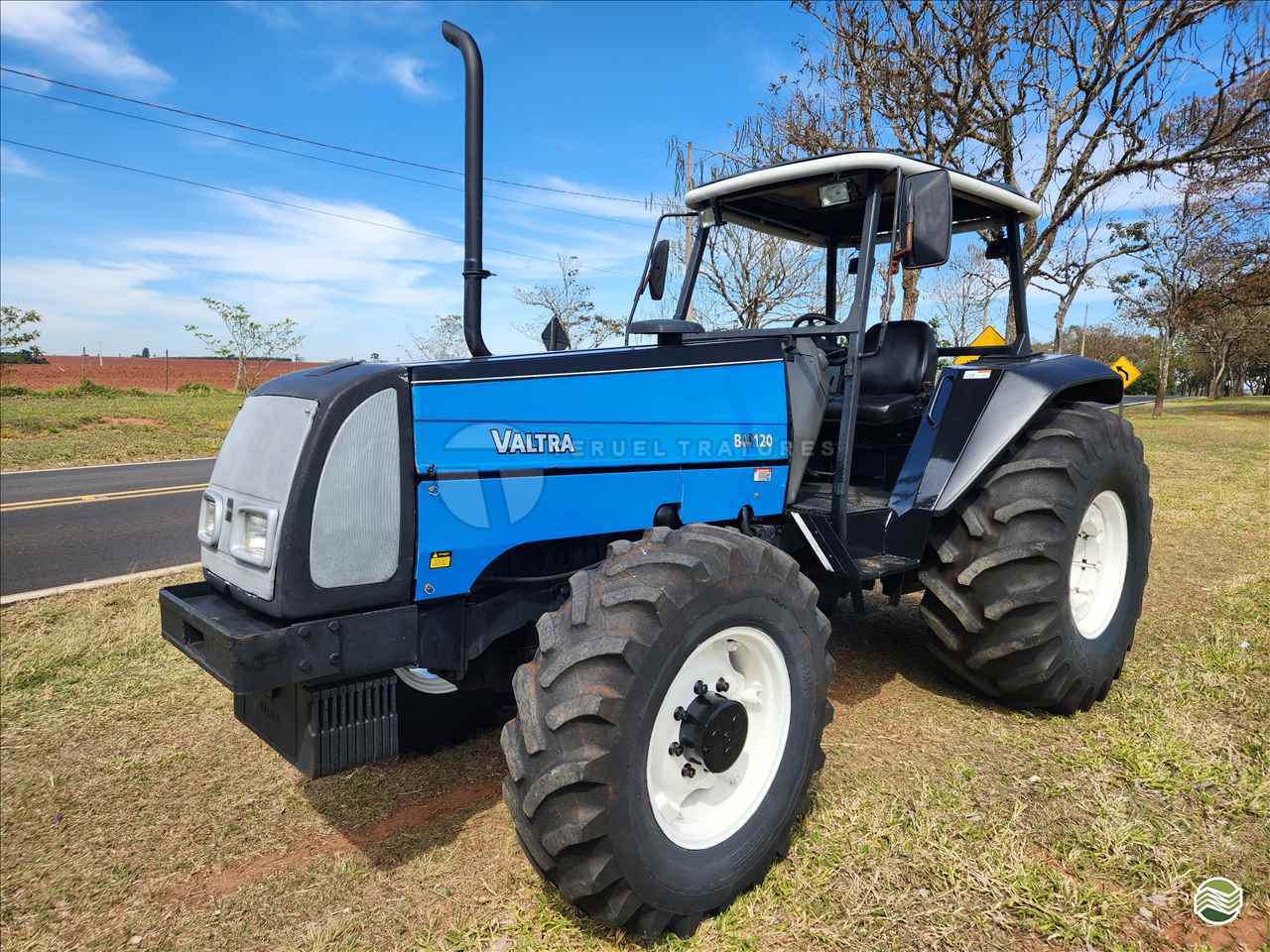 TRATOR VALTRA VALTRA BM 120 Tração 4x4 Teruel Tratores ALVINLANDIA SÃO PAULO SP