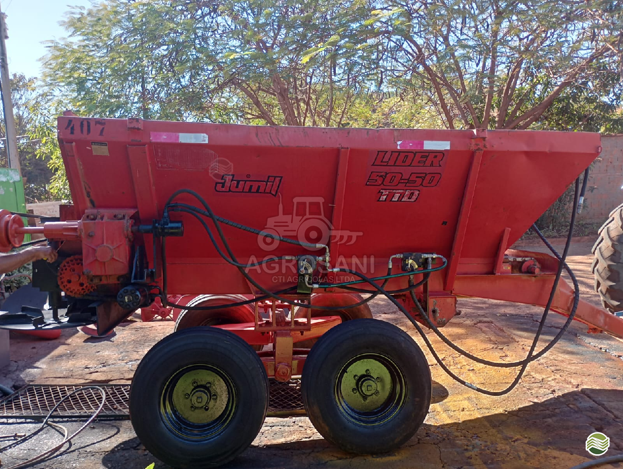 IMPLEMENTOS AGRICOLAS DISTRIBUIDOR CALCÁRIO 5500 Kg Agrosani GUAIRA SÃO PAULO SP