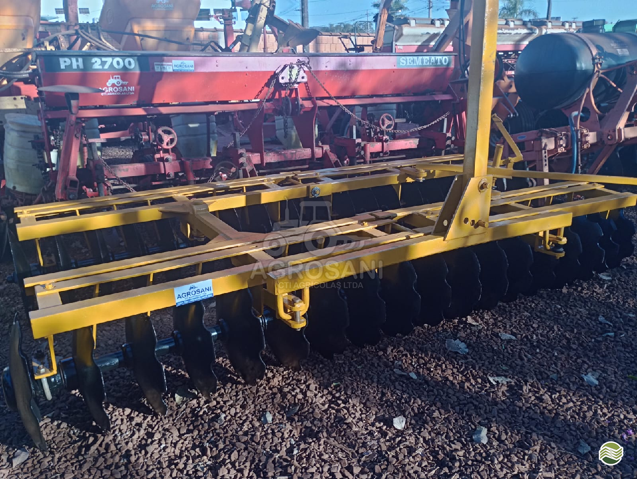 IMPLEMENTOS AGRICOLAS GRADE NIVELADORA NIVELADORA 36 DISCOS Agrosani GUAIRA SÃO PAULO SP