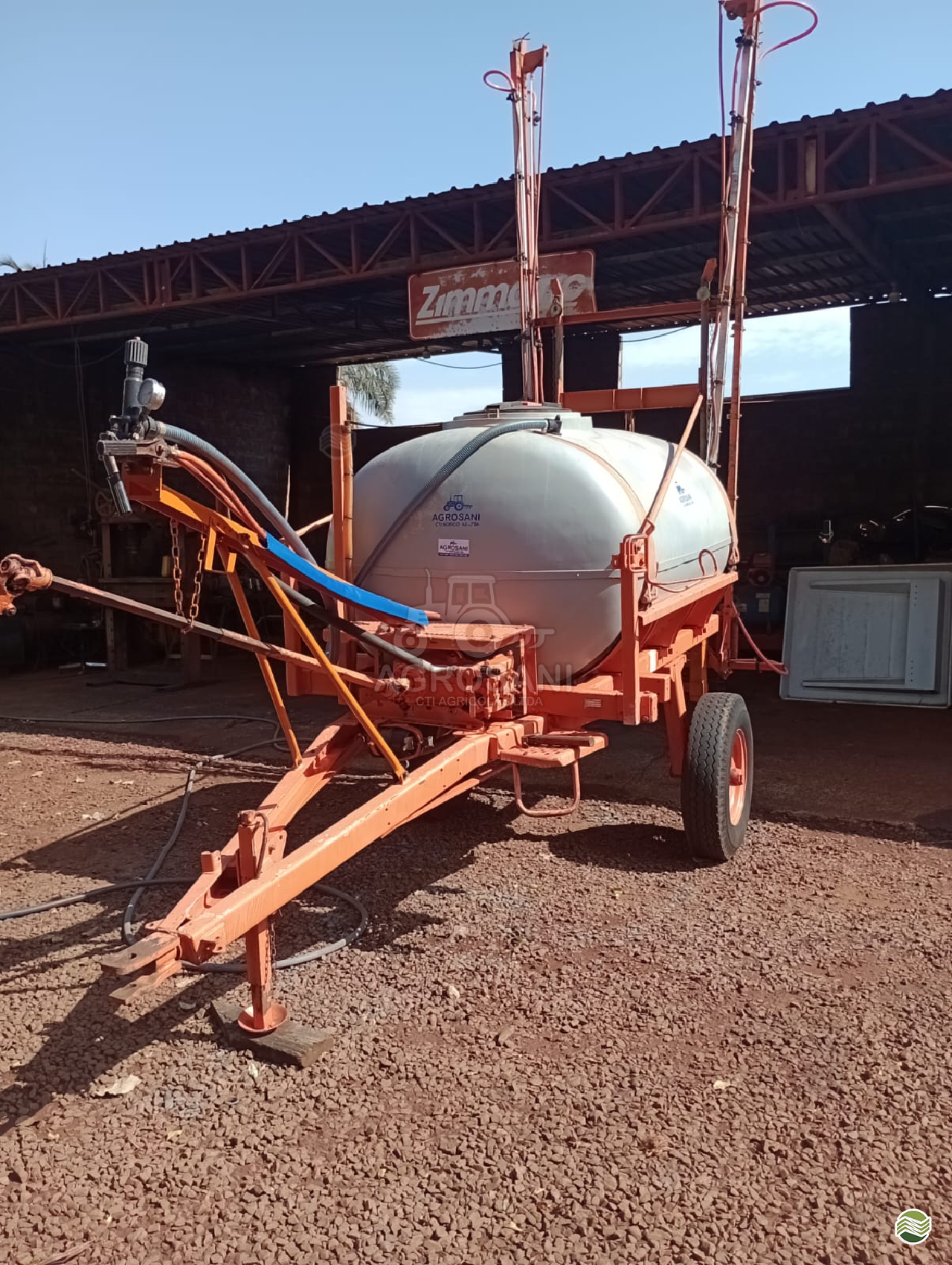 IMPLEMENTOS AGRICOLAS PULVERIZADOR 2000L Agrosani GUAIRA SÃO PAULO SP