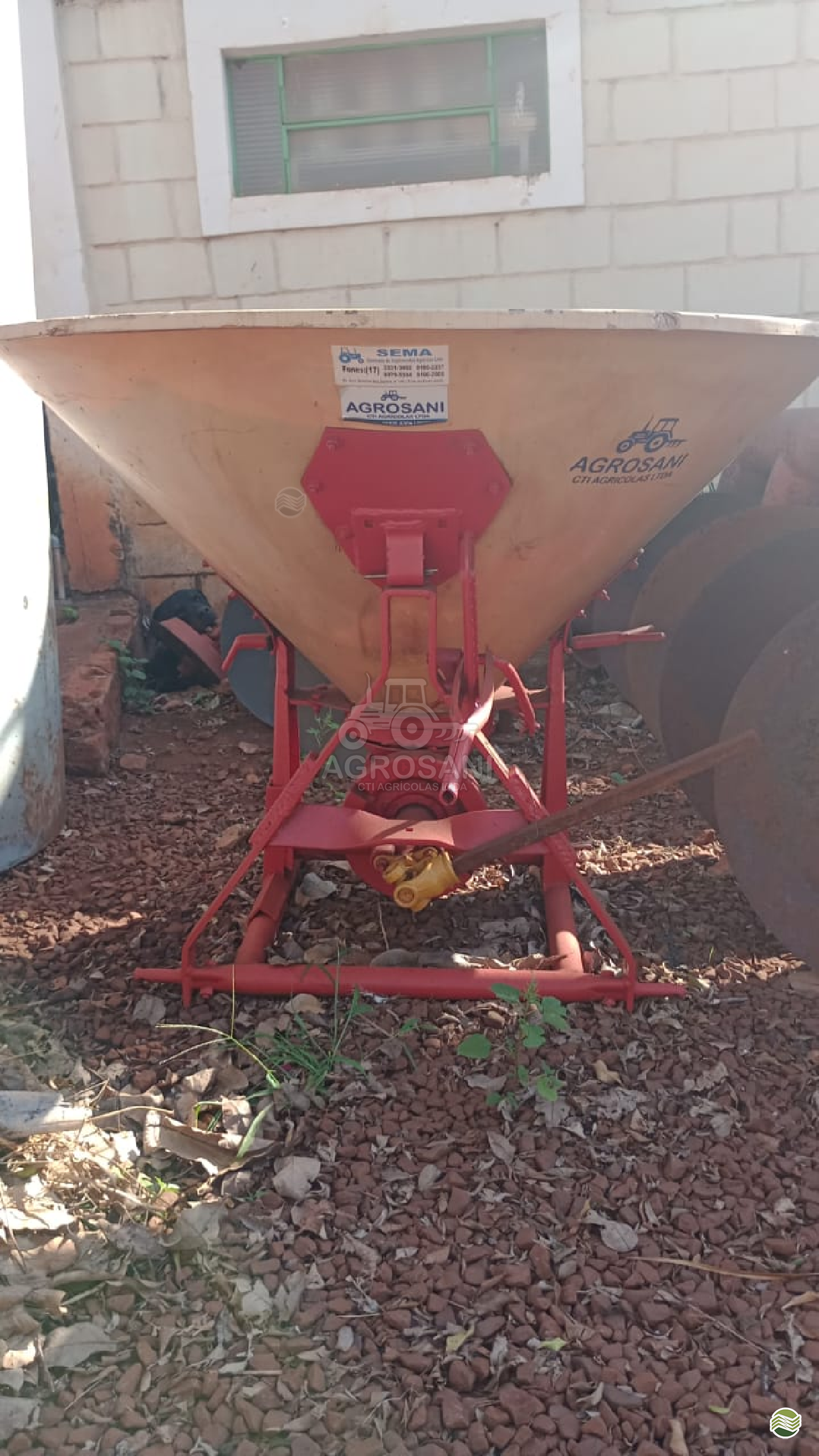 IMPLEMENTOS AGRICOLAS DISTRIBUIDOR ADUBADORA E SEMEADORA PENDULAR Agrosani GUAIRA SÃO PAULO SP