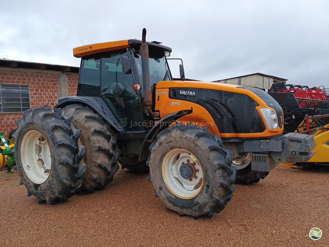 TRATOR VALTRA VALTRA BM 125 Tração 4x4 Jacó Comércio de Peças Agrícolas LTDA PORTO ALEGRE RIO GRANDE DO SUL RS